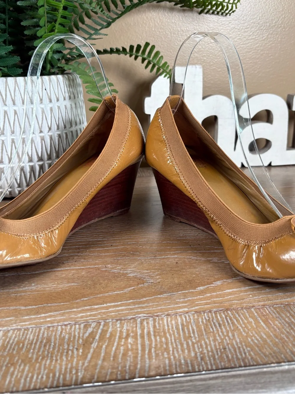 Tory Burch Beige Patent Leather Caroline Wedge Pumps Size 7.5